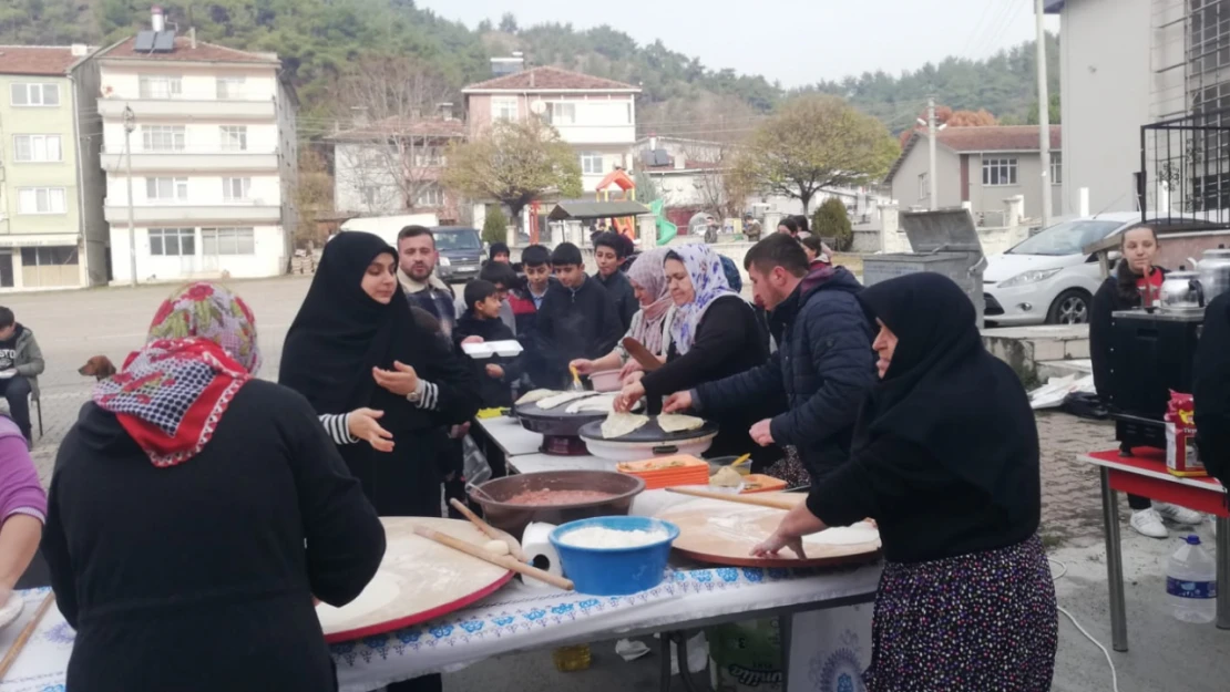 Filistin İçin Kermes Düzenlendi