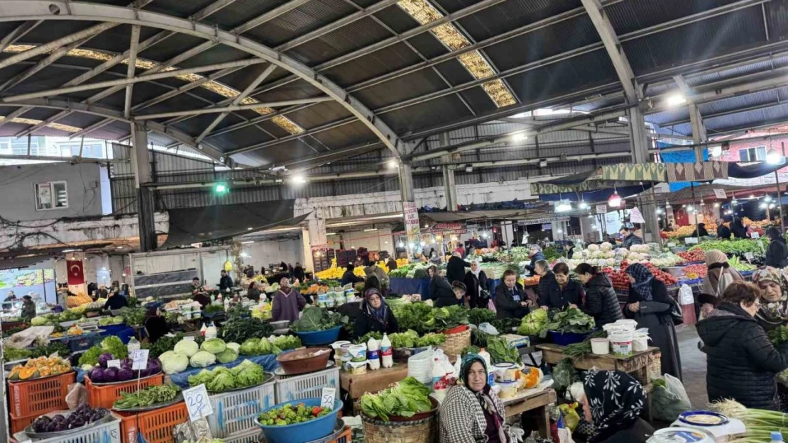 Halk Pazarına Yoğun İlgi