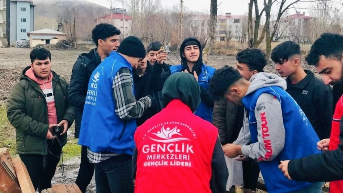 Gençler Sokak Hayvanları İçin Çalışıyor