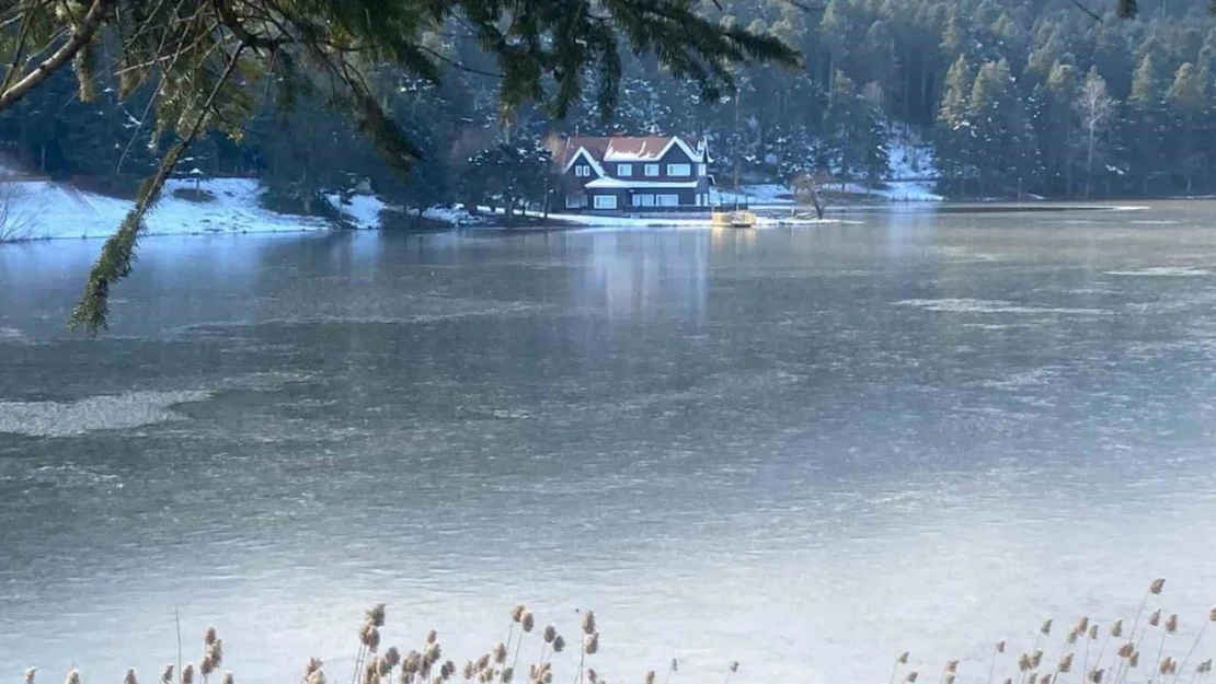 Gölcük Tabiat Parkı Buz Tuttu