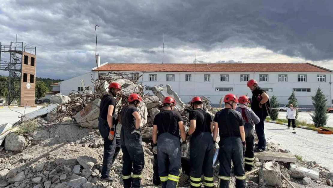 Gönüllü Arama Ekibinden Gerçeği Aratmayan Tatbikat