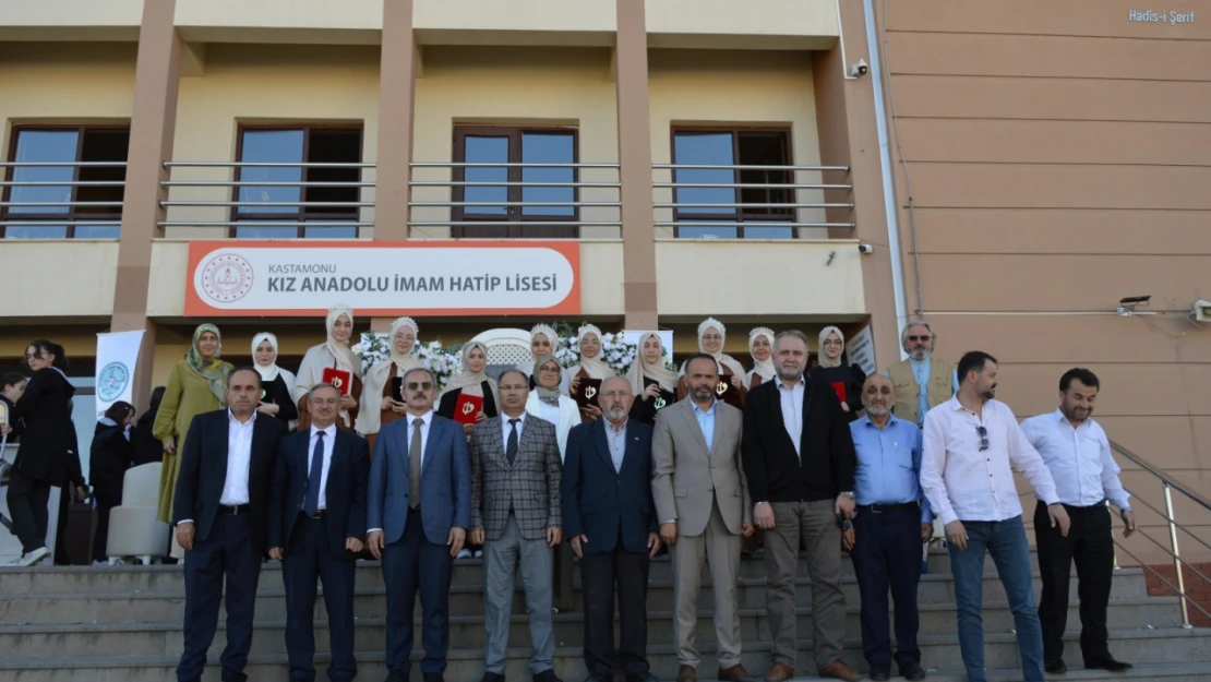 Hafızlara özel tören
