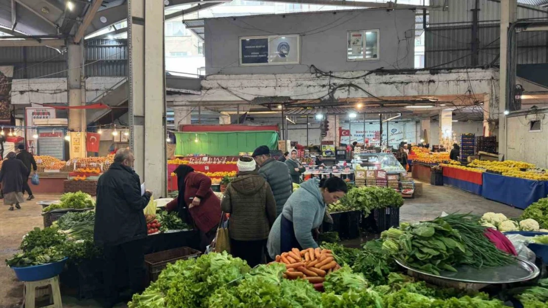 Halk Pazarına Yoğun İlgi