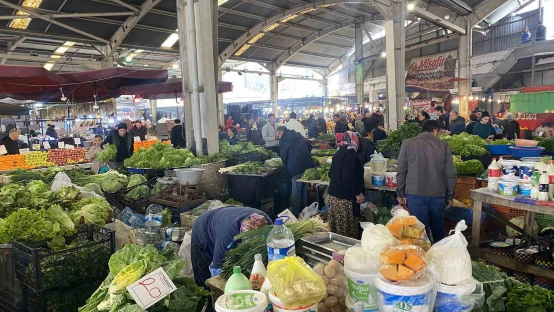 Halk Pazarında Fiyatlar Düşüşe Geçti