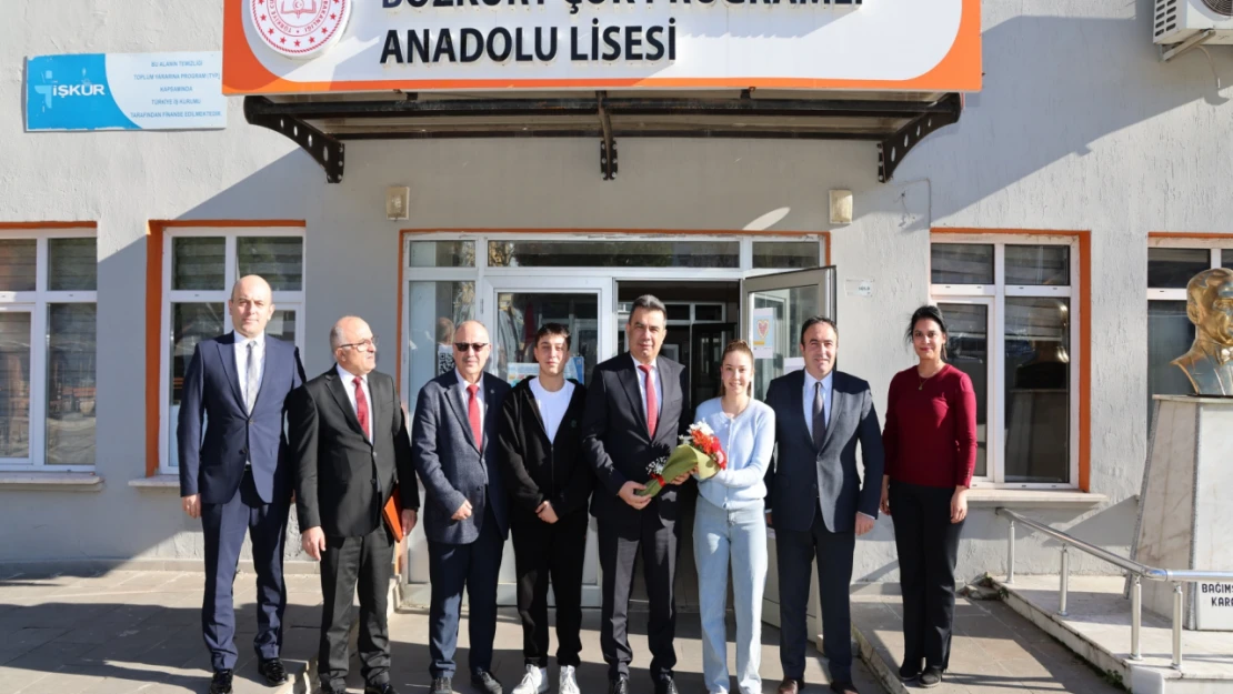 Hasan Gümüş Bozkurt'ta Öğretmen ve Öğrencilerle Bir Araya Geldi