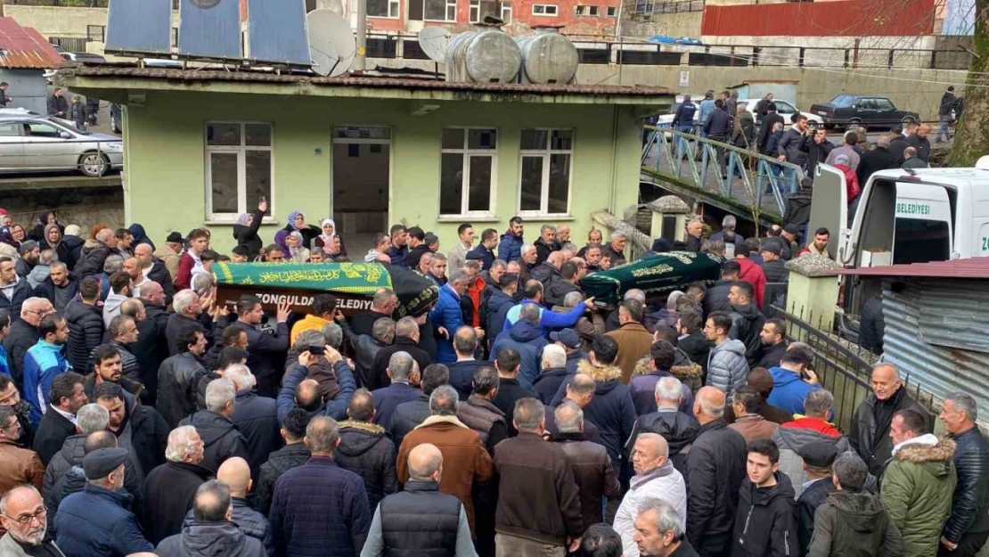 Anne ve Oğlunun Cenazeleri Toprağa Verildi