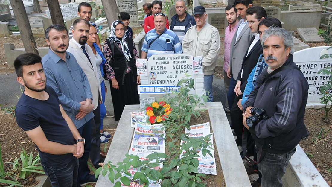 Hüsnü Açıksöz, kabri başında anıldı