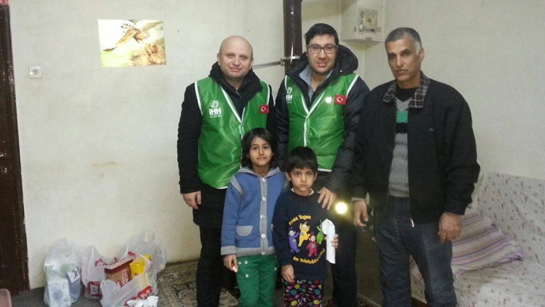 İHH'den ihtiyaç sahiplerine yardım
