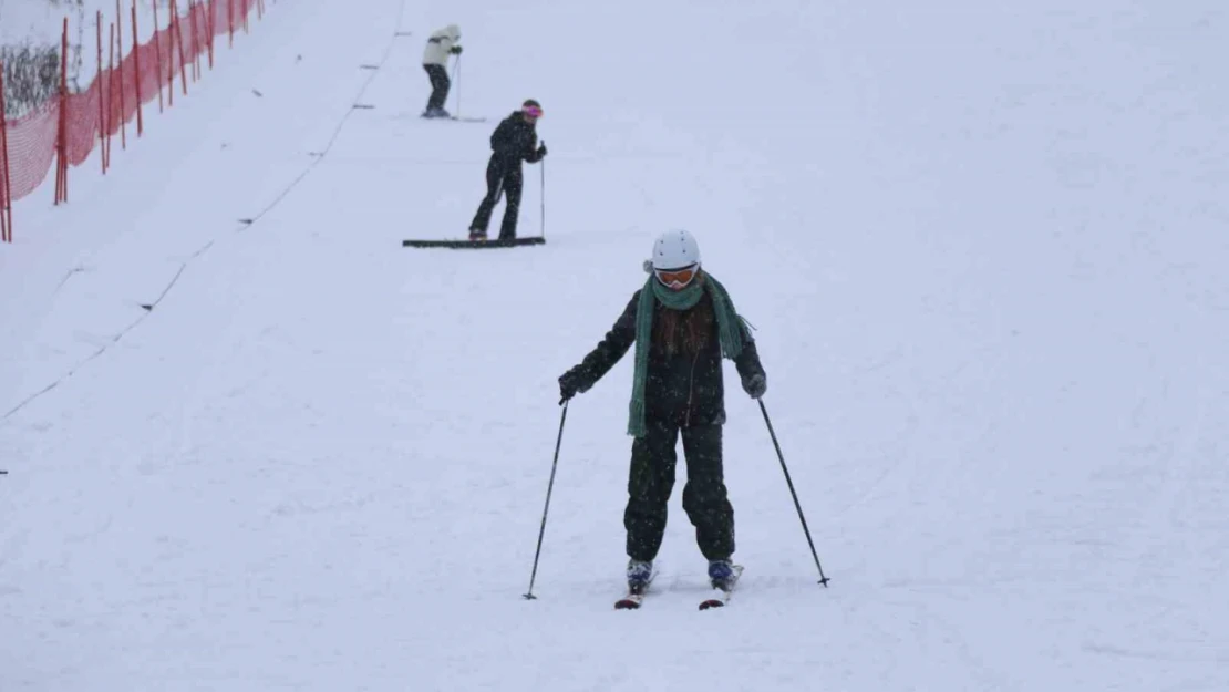 Yurduntepe Kayak Merkezi'nde Sezon Başladı