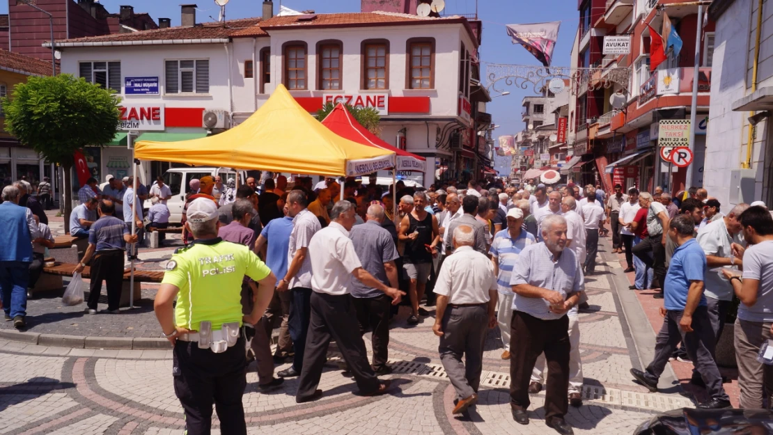 İnebolu'da Aşure Dağıtıldı