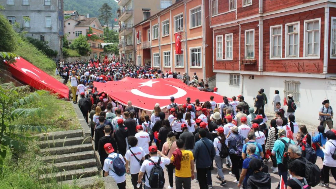 İstiklal'e giden yolda şanlı yürüyüş başladı