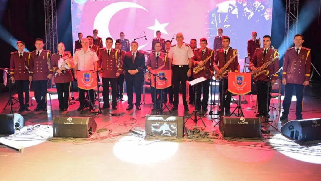 Jandarma Genel Komutanlığı Bandosundan coşkulu konser