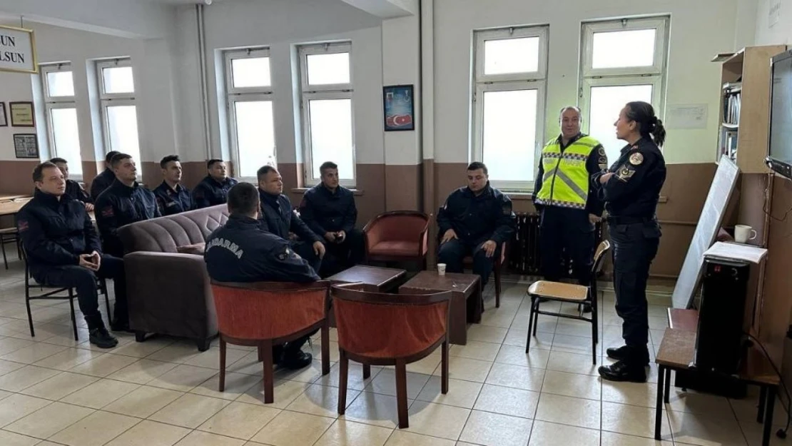 Jandarma Seminerlerini Sürdürüyor