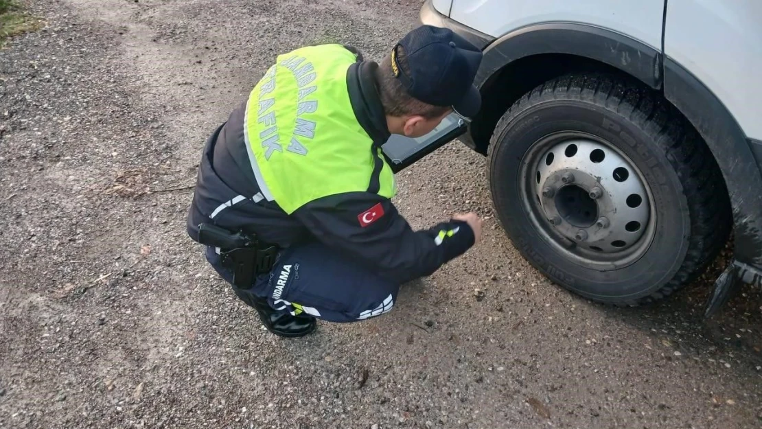 Jandarmadan Kıs Lastiği Denetimi