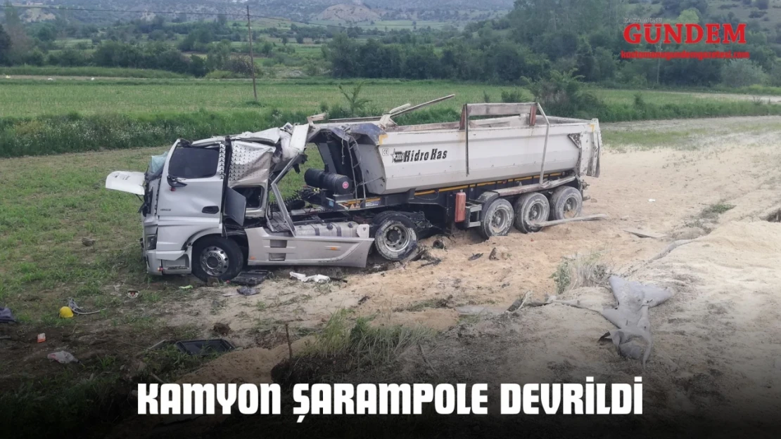 Kamyon Şarampole Devrildi