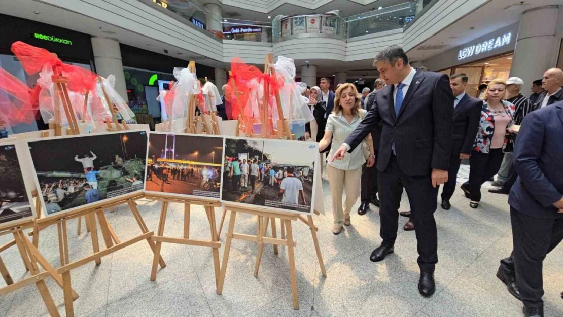 Karabük'te '15 Temmuz' Konulu Fotoğraf ve Resim Sergisi Açıldı