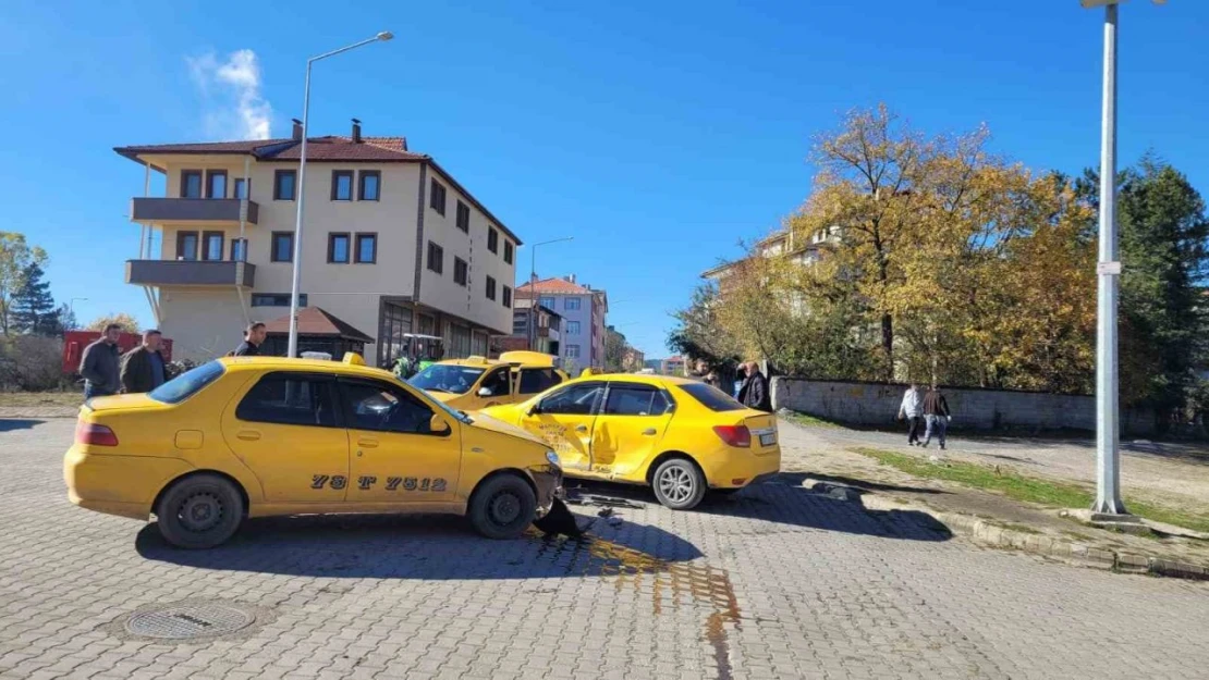 Trafik Kazaları Güvenlik Kameralarına Yansıdı