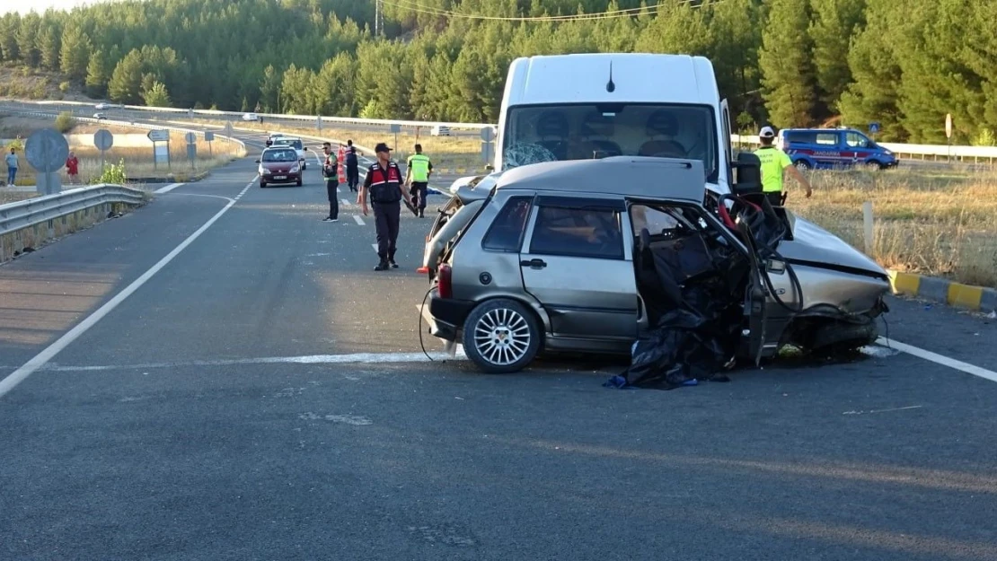 Karabük'te Trafik Kazası: 1 Ölü, 1 Yaralı