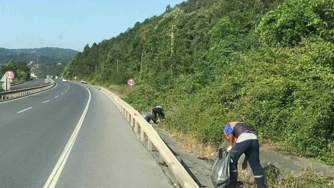 Plajlarda Temizlik Çalışması Sürüyor