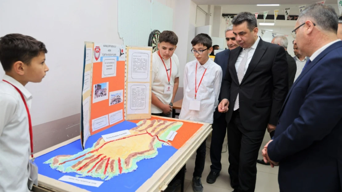 Karaş'ta Bilim Fuarı Açıldı
