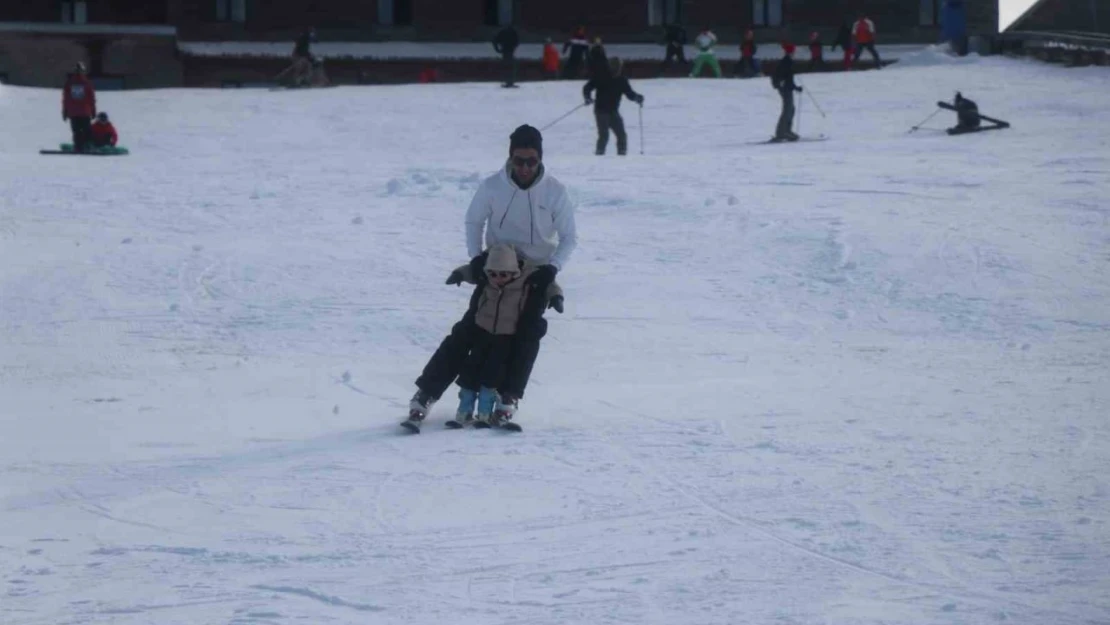 Kartalkaya'da Kayak Sezonu Erken Açıldı