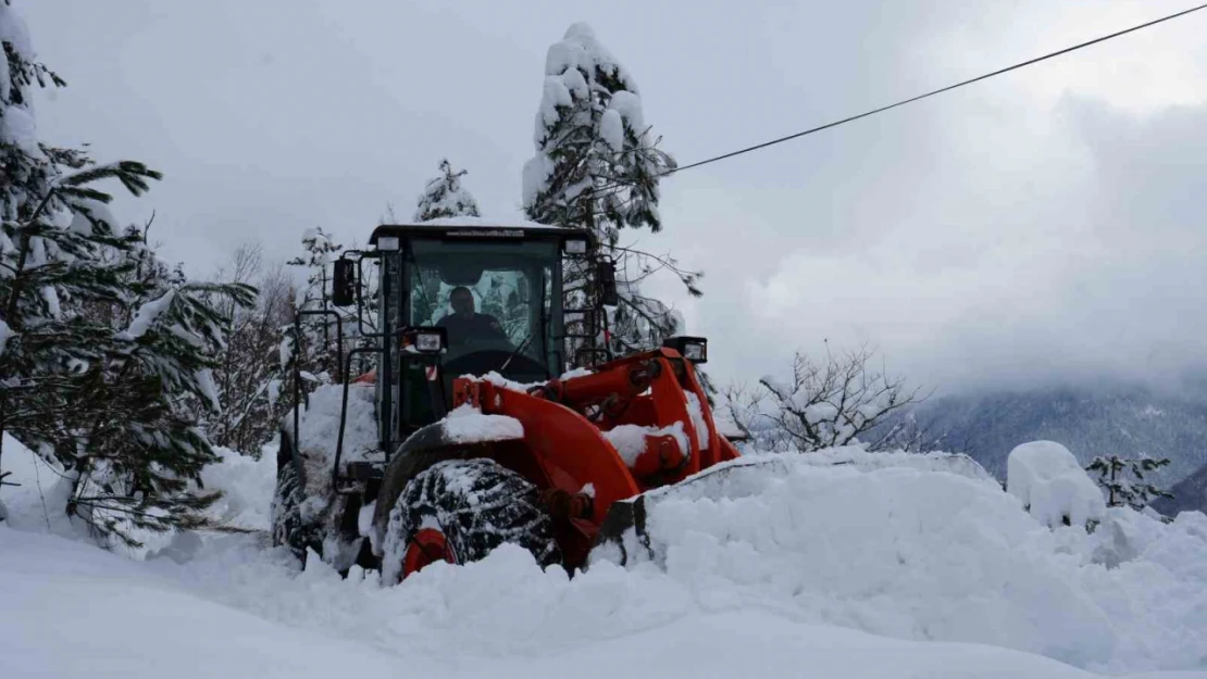 Kastamonu'da 740 Köy Yolu Ulaşıma Kapandı!