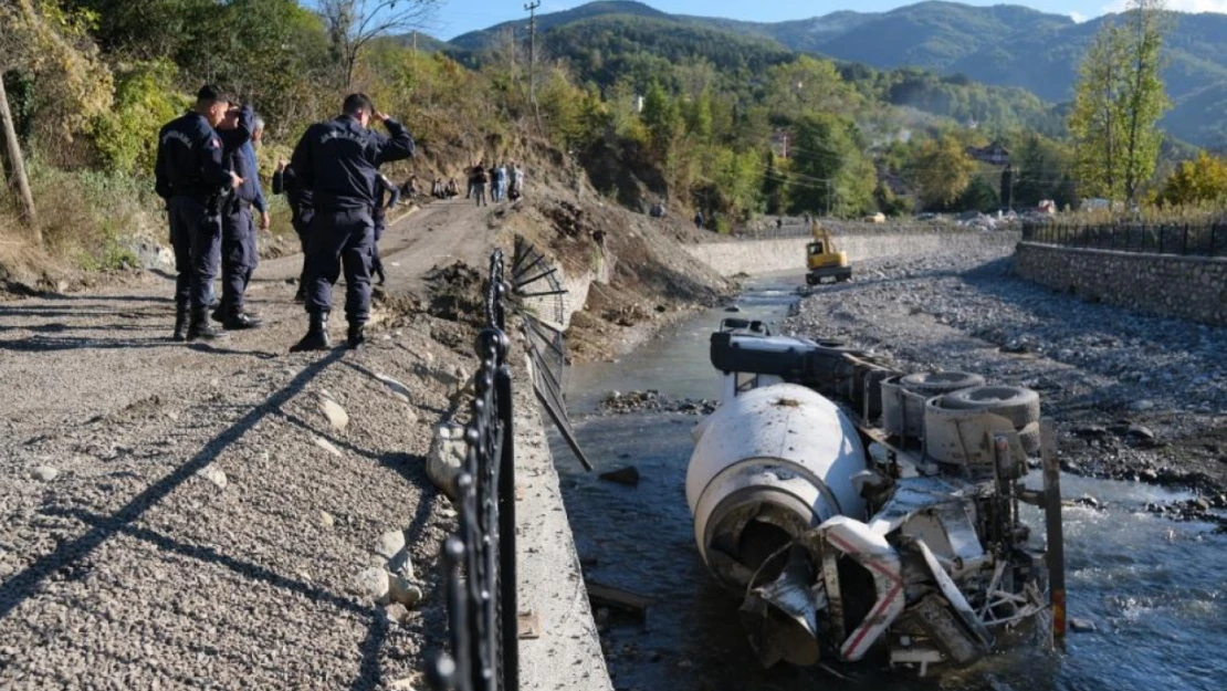 Kastamonu'da beton mikseri devrildi: 1 ölü