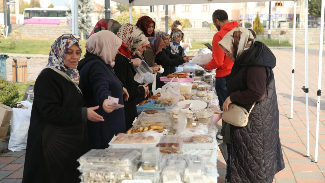 Kastamonu'da Gazze İçin 'Hayır Çarşısı' Düzenlendi