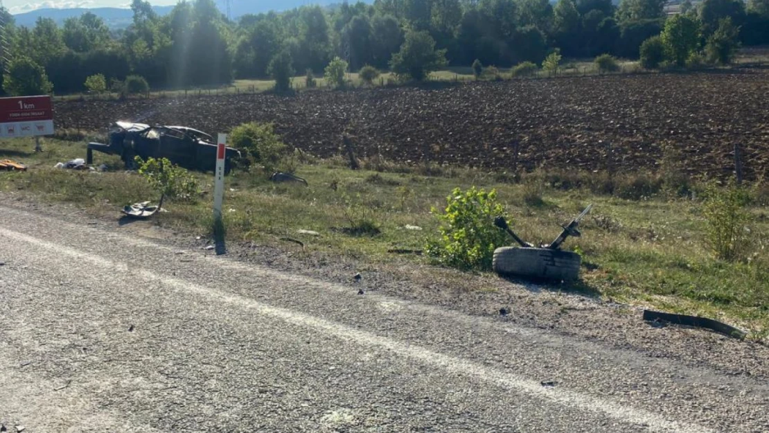 Kastamonu'da İki Otomobil Çarpıştı: 1 Ölü, 2 Yaralı