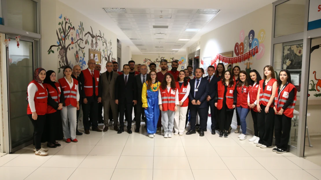 Kastamonu'da Tedavi Gören Çocukların Yüzünü Güldürdüler