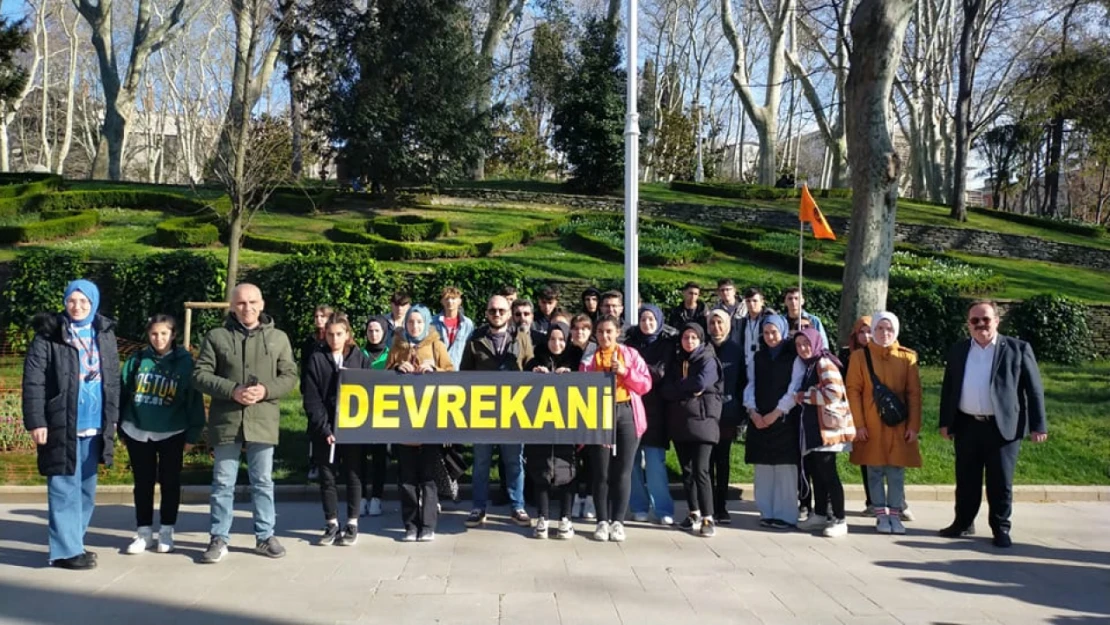 Kastamonu Devrekanili gençler İstanbul'u gezdi