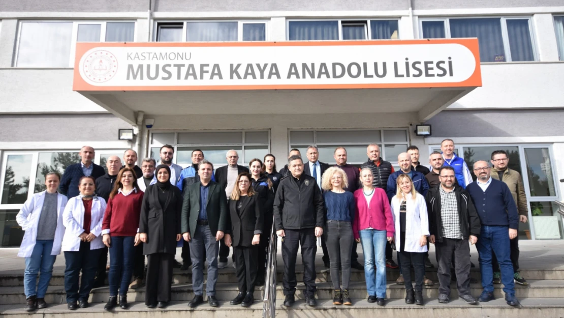 Kastamonu İl Emniyet Müdürü Kayhan Ay'dan Öğretmenler Günü Kutlaması