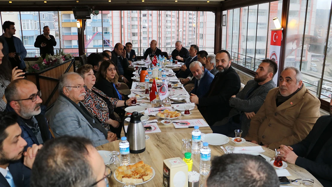 Kastamonu Kalkındırma Derneği siyasi temsilcileri ağırladı