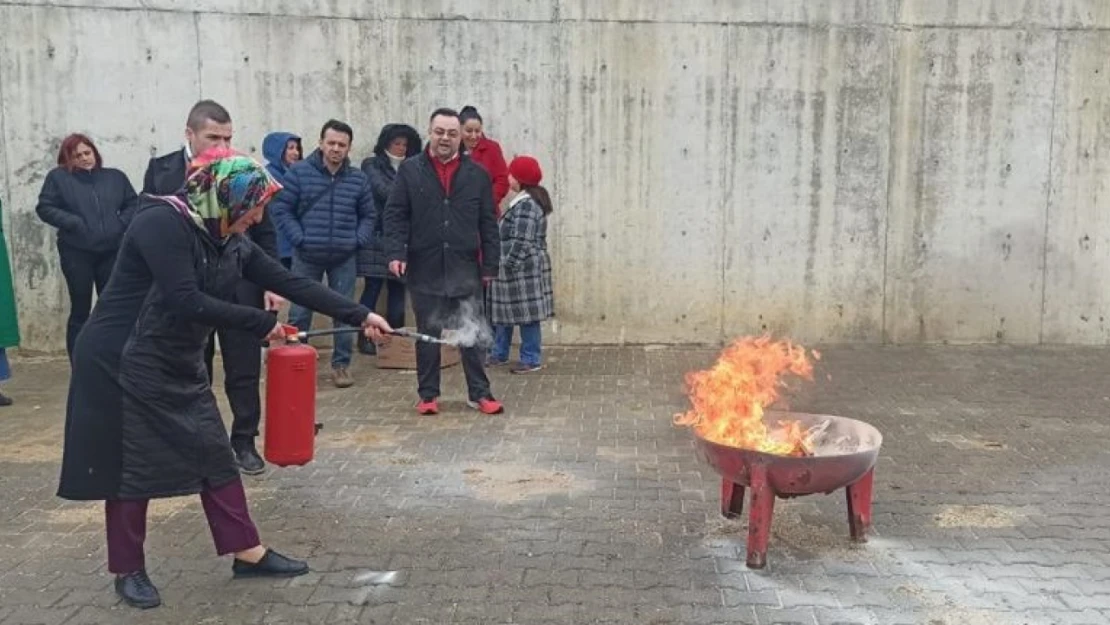 Kastamonu Üniversitesi'nde yangın söndürme tatbikatı yapıldı