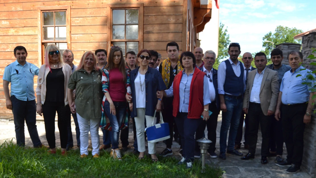 Kastamonulu sanatçılardan Rıfat Ilgaz tepkisi