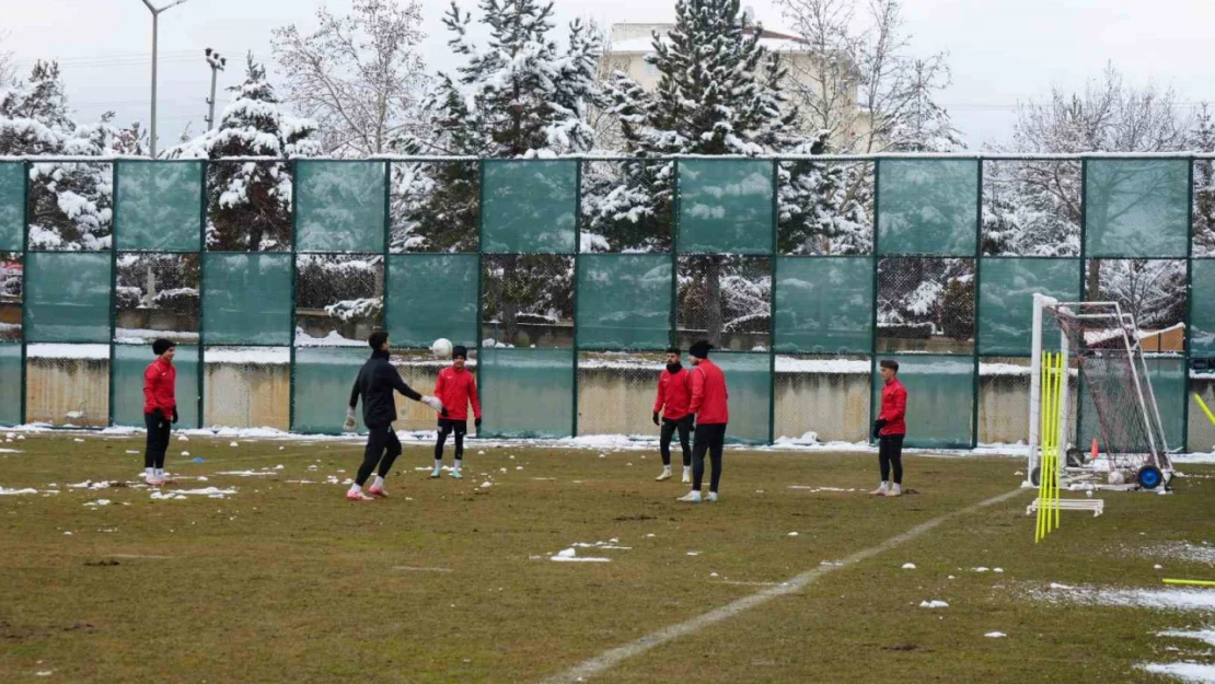 Kastamonuspor'un Başına Geçen Ergin Keleş İlk Antrenmanına Çıktı