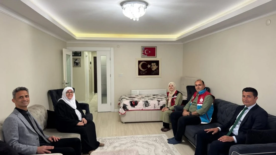 Kaymakam Kaya'dan Şehit Annelerine Anlamlı Ziyaret