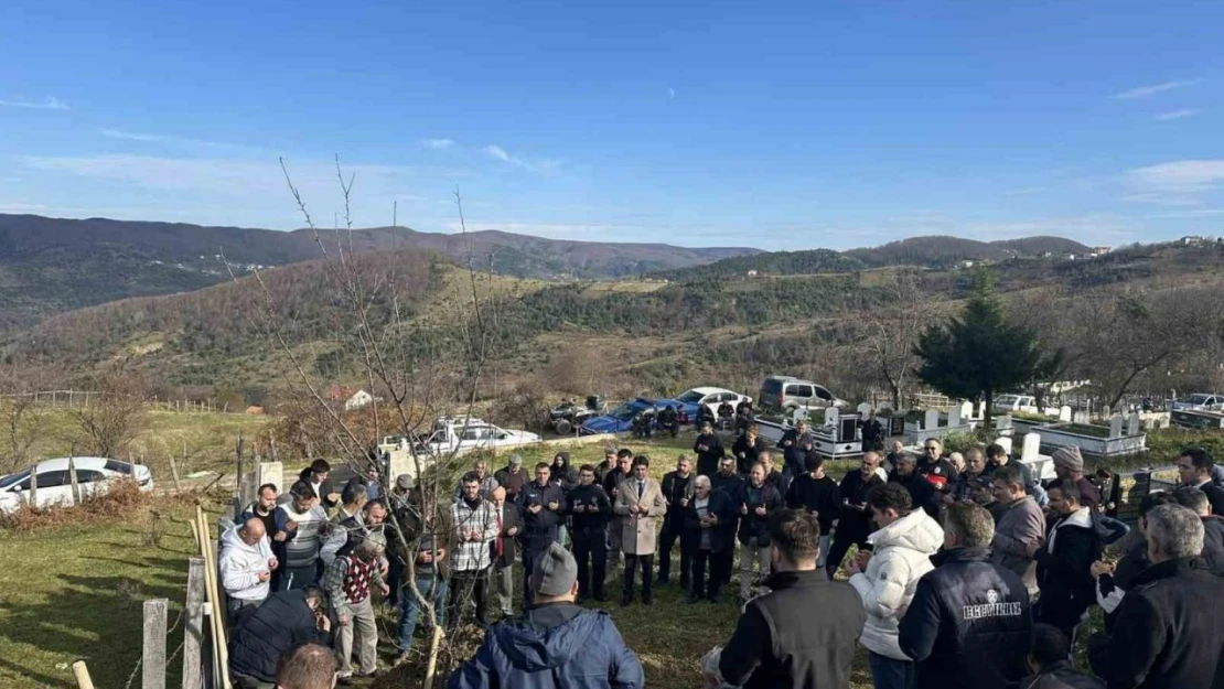 Kıbrıs Gazisi Özmen, Türkeli'de Son Yolculuğuna Uğurlandı