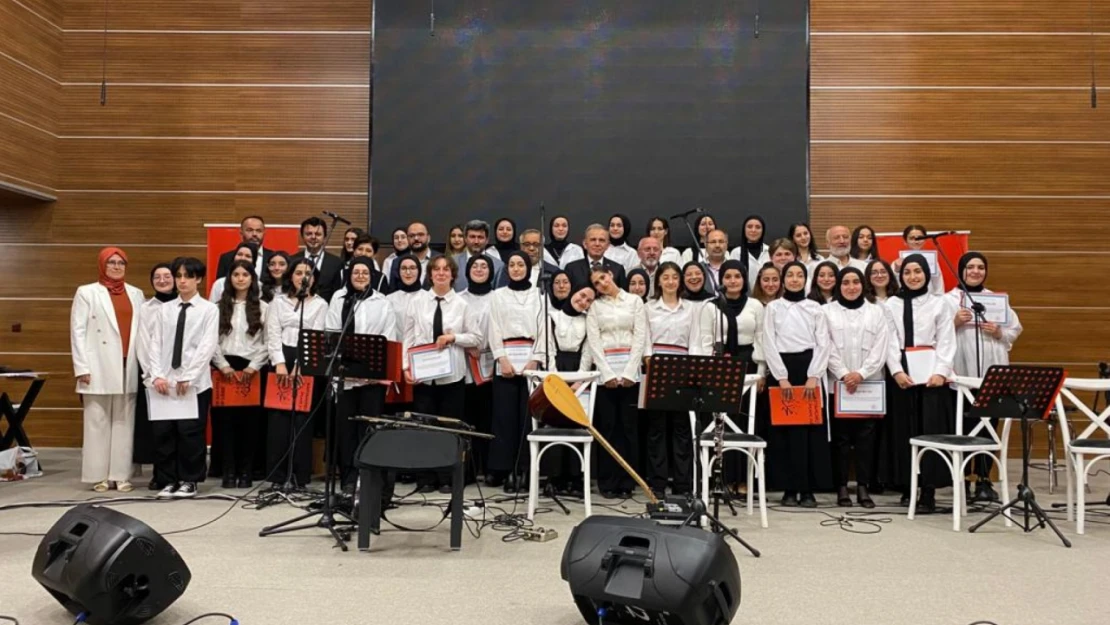 Kız Anadolu İmam Hatip Lisesi yılsonu konseri