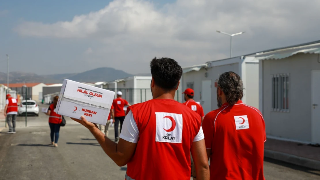 Kızılay'ın kurban payları depremzedelere ulaşıyor