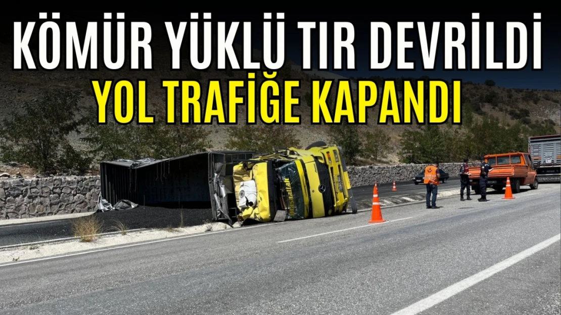 Kömür Yüklü TIR Devrildi: Yol Trafiğe Kapandı