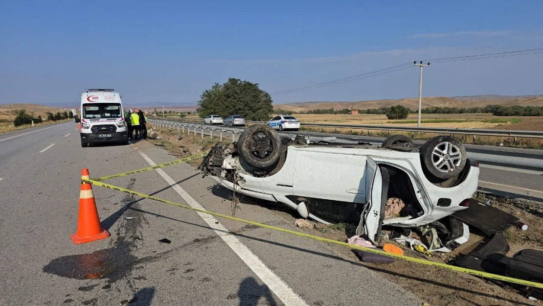 Kontrolden Çıkan Otomobil Devrildi: 2 Ölü, 2 Yaralı