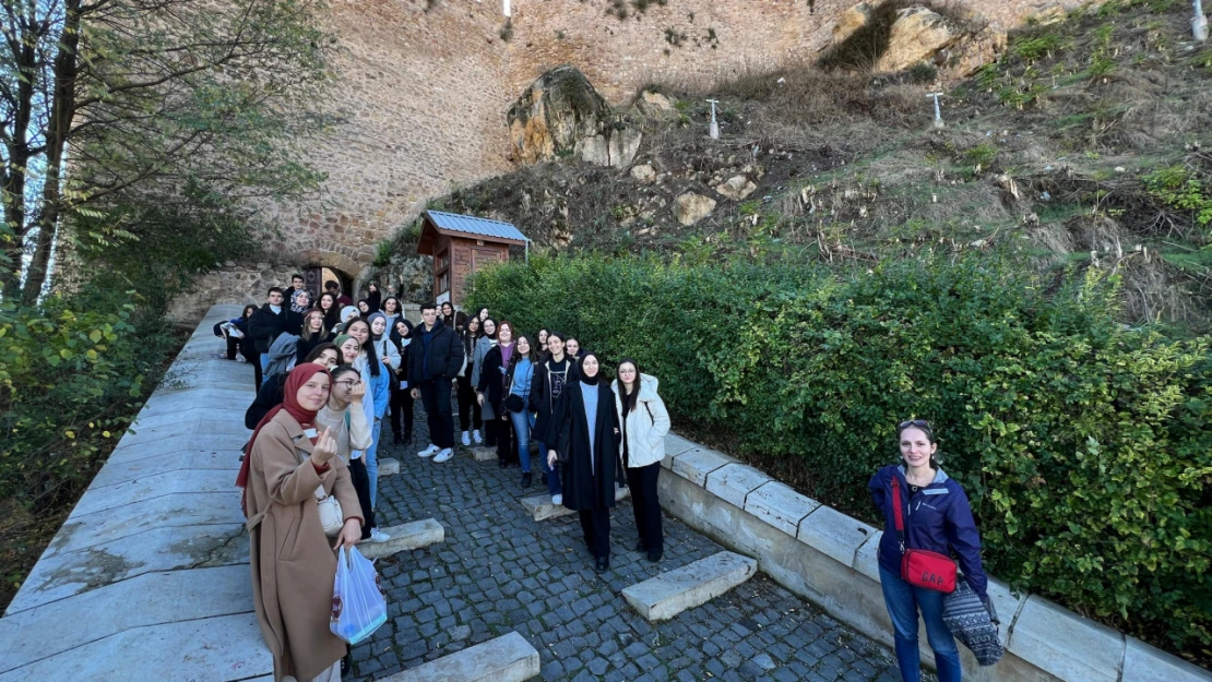 KÜ'lü Öğrenciler Şehri Tanıyor