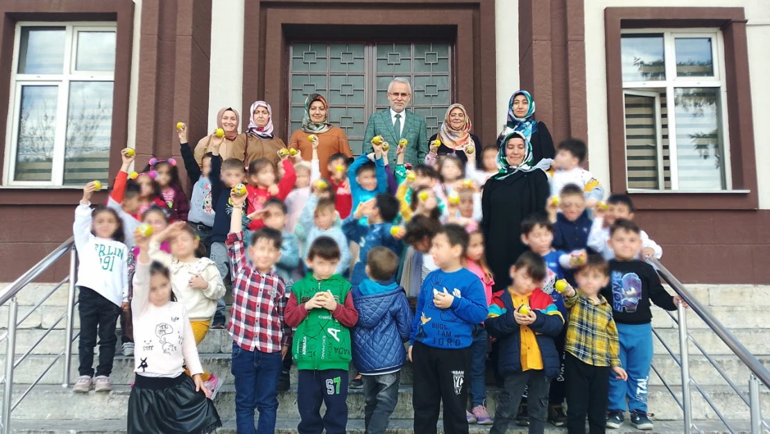 Kuran kursundan deprem bölgesine bayram hediyesi