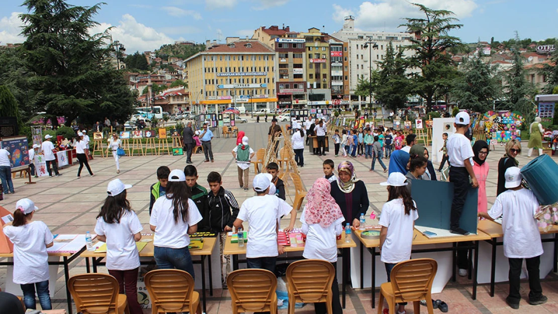 Kuzyaka'dan şenlik havasında Bilim Fuarı