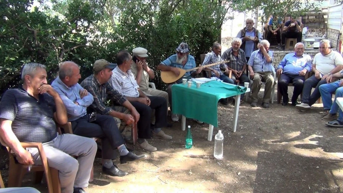 Mehmet Dede Tekkeli'ler Aşure Gününde Bir Araya Geldi