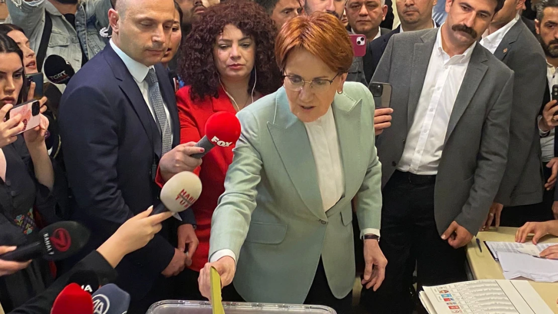 Meral Akşener oyunu Üsküdar'da kullandı