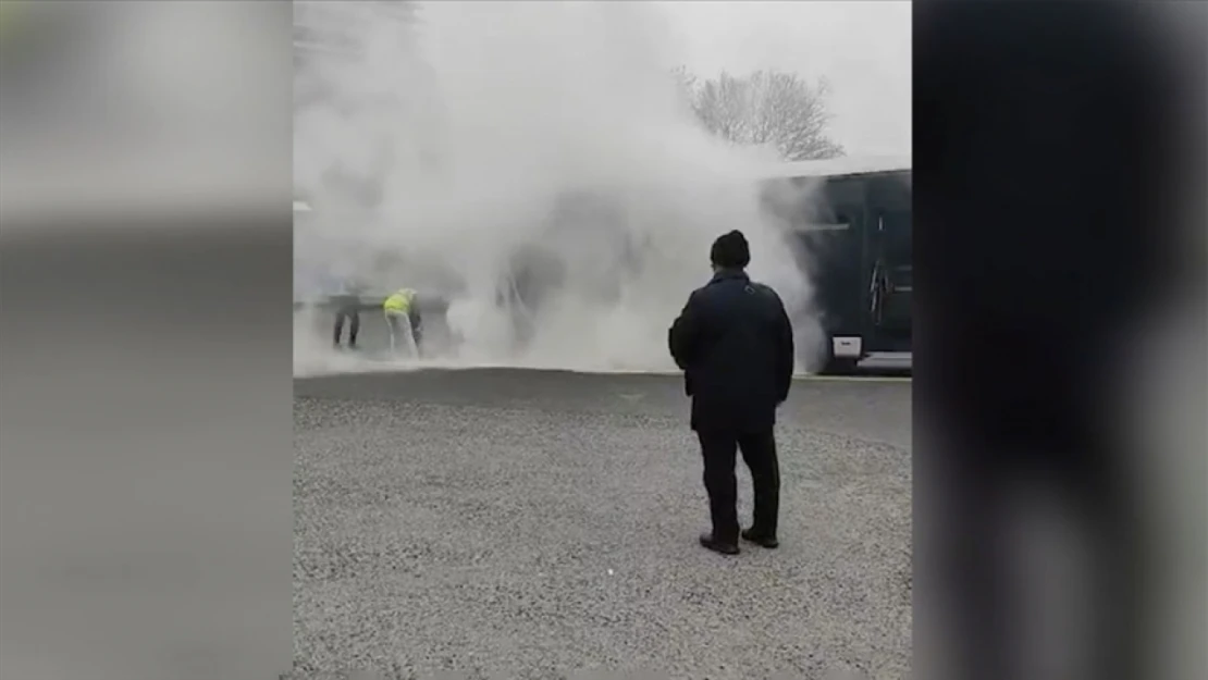 Metrobüste Yangın Çıktı!