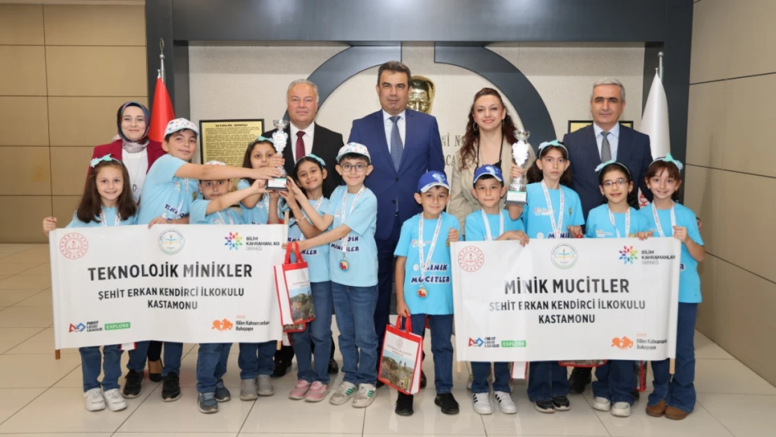 Minik Mucitler, İl Milli Eğitim Müdürü Gümüş'ü Ziyaret Etti