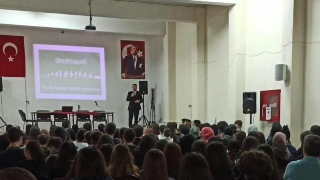 Müftülük'ten öğrencilere konferans